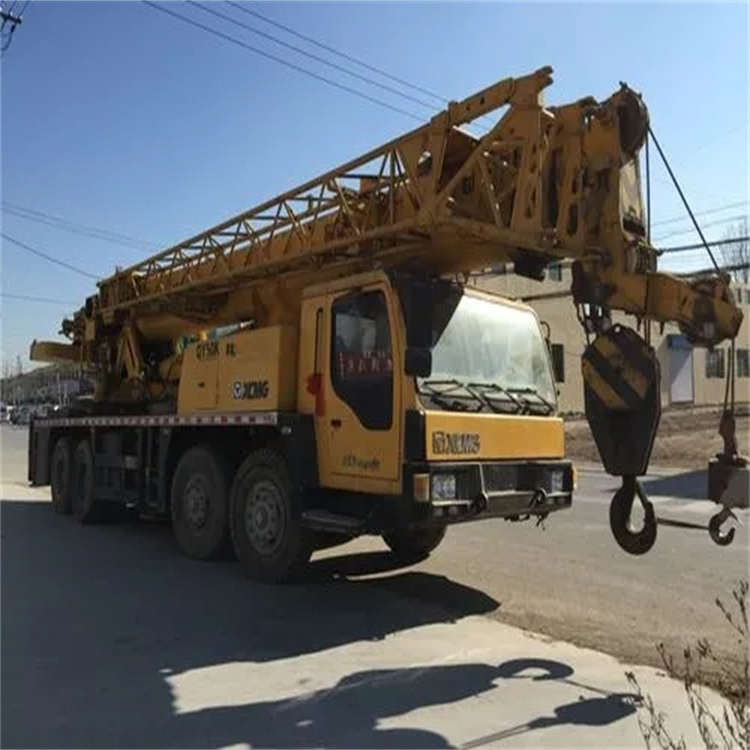 洪梅镇吊车怎么吊装挖掘机